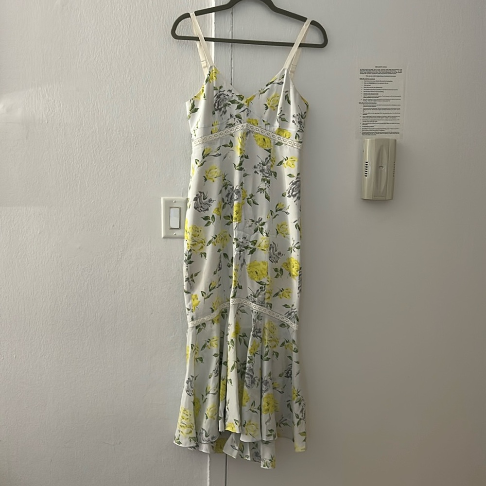 Hour glass light blue midi dress with yellow flower print